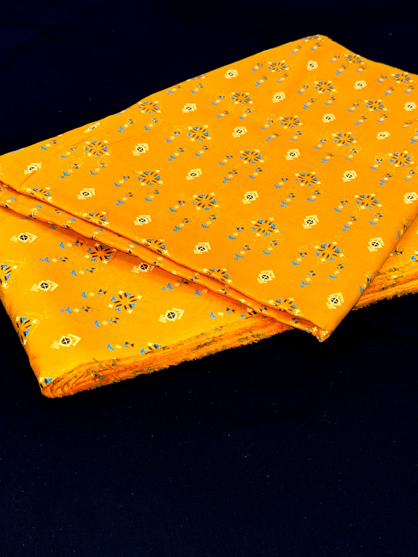 2 Pcs Lawn Print suit (Golden tilla)