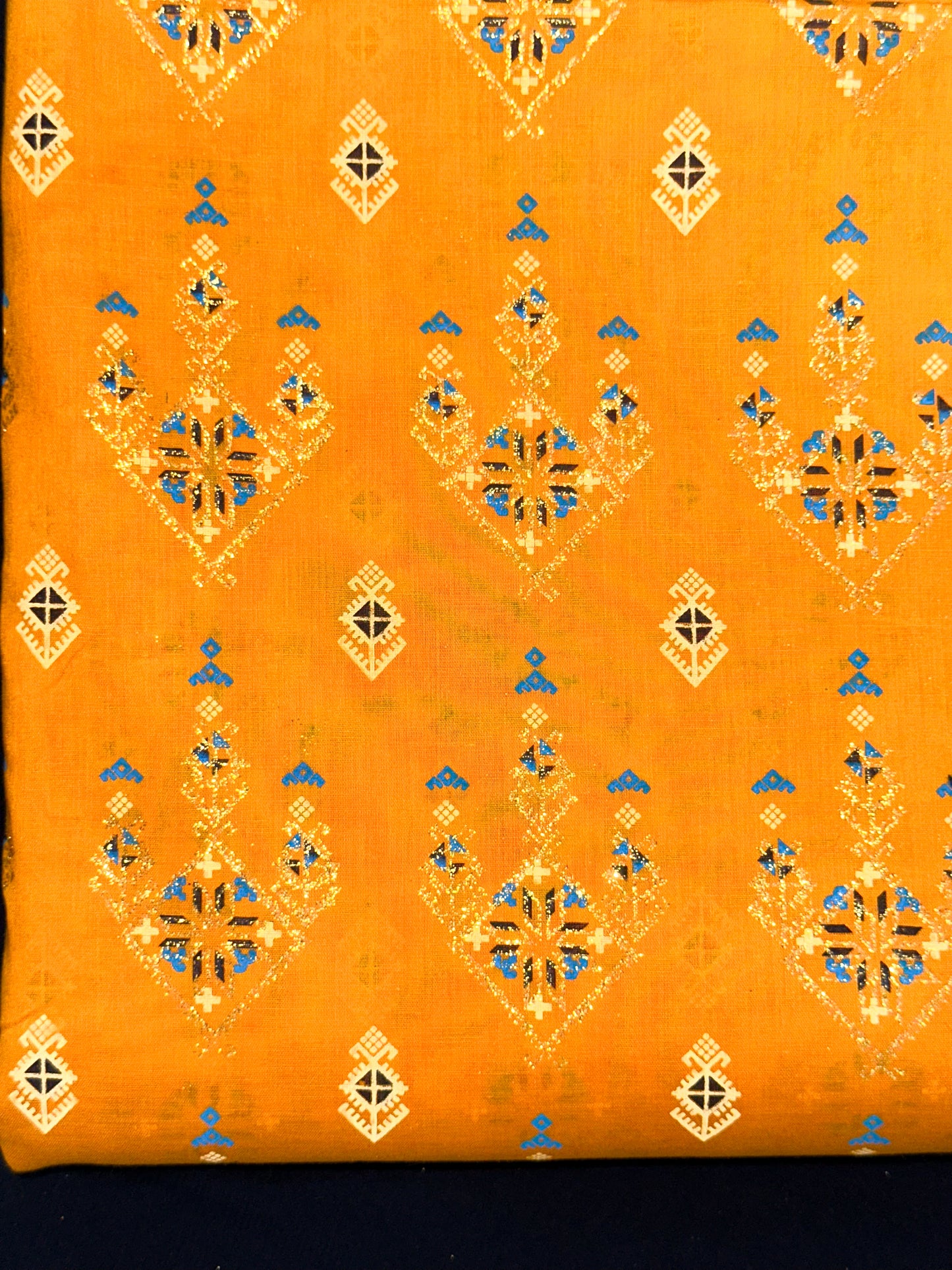 2 Pcs Lawn Print suit (Golden tilla)